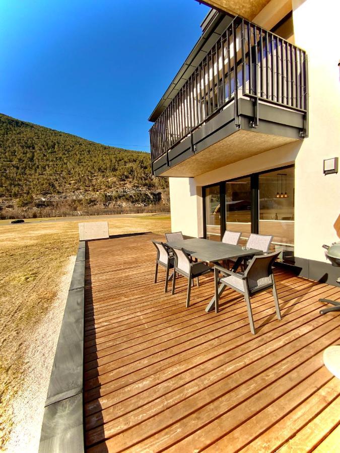 Deluxefort Fuer 10 Gaeste Mit Eigenem Whirlpool Und Fasssauna Imst Εξωτερικό φωτογραφία